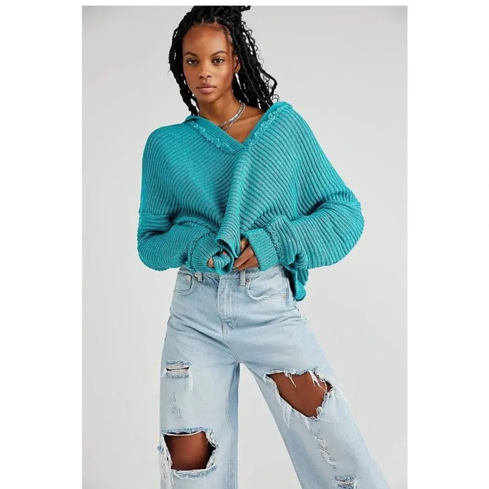 Free People Teal Oversized V Neck Sweater. NWT Retails for $108.00